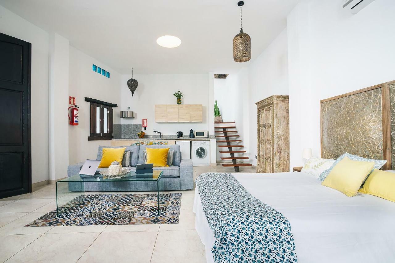 El Charco Suites Arrecife  Εξωτερικό φωτογραφία